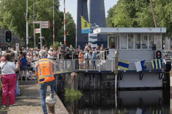 Kleine huisjes, groot geluk: hoe Stichting Weeshuisjes de stad duurzamer maakt